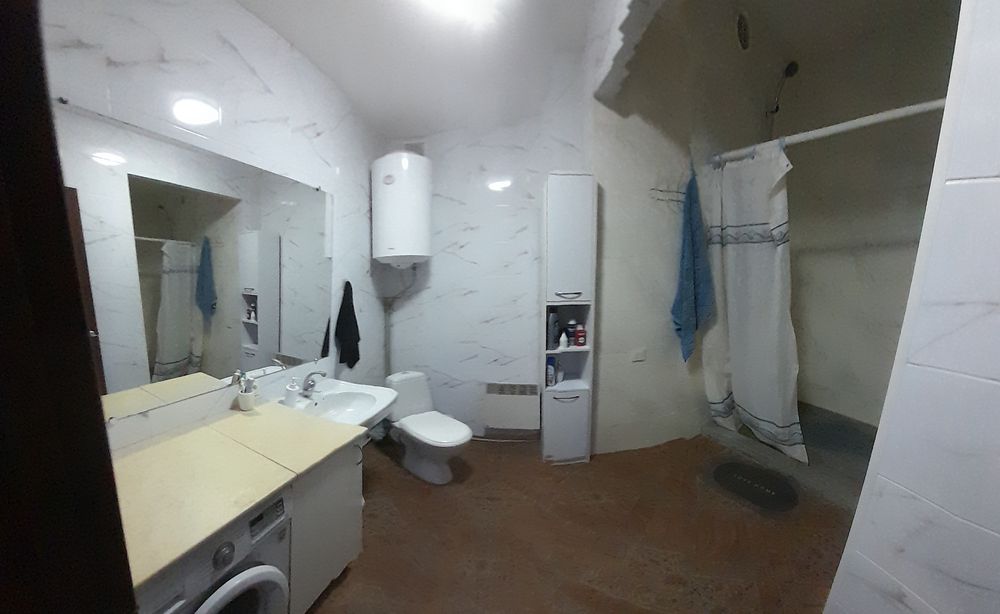 Дом с бассейном.