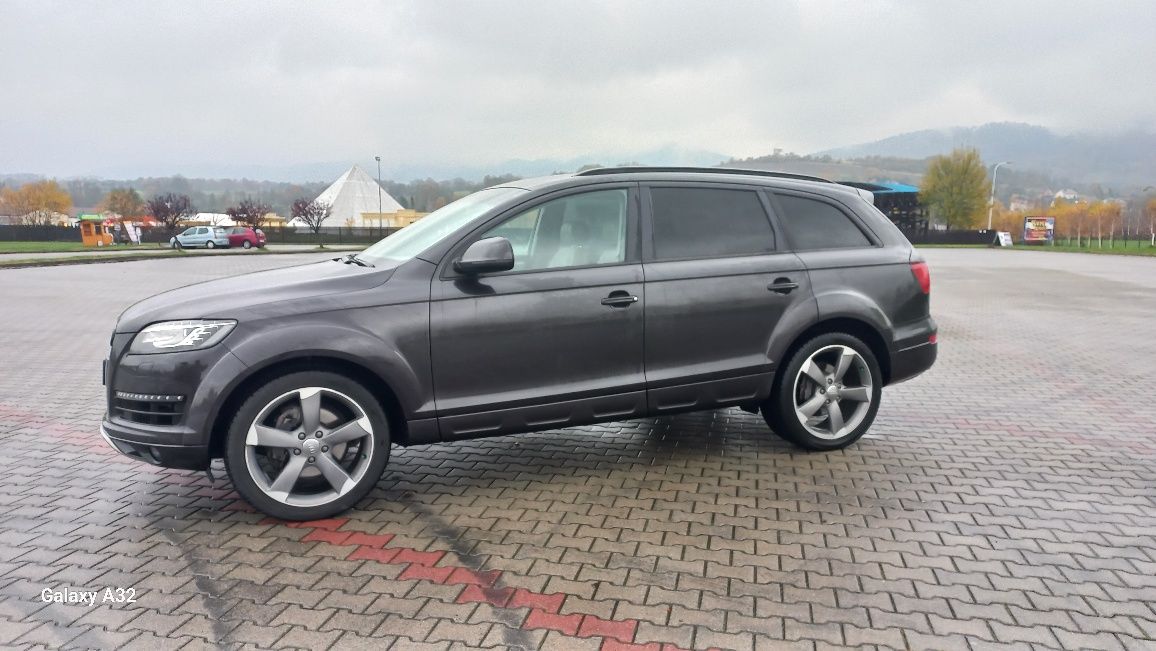 Audi Q7 quattro - miesięczna rata najmu w kwocie 3 200 zł/m