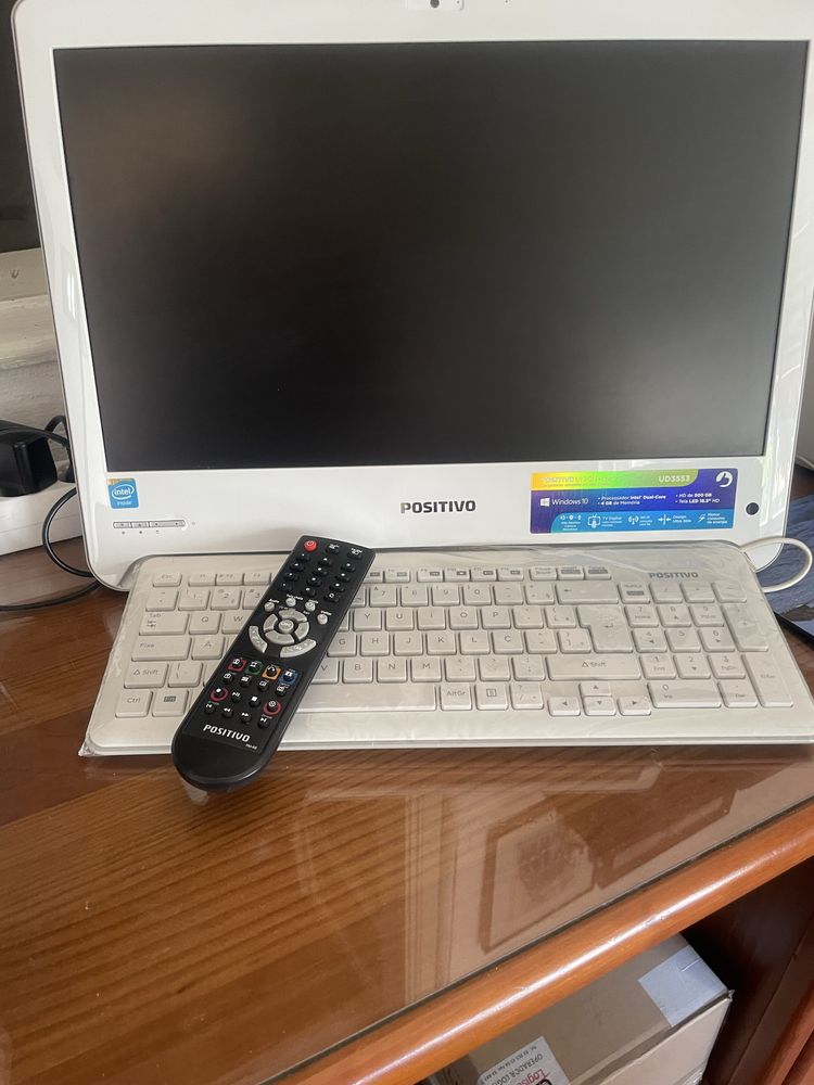 Computador de Mesa Positivo