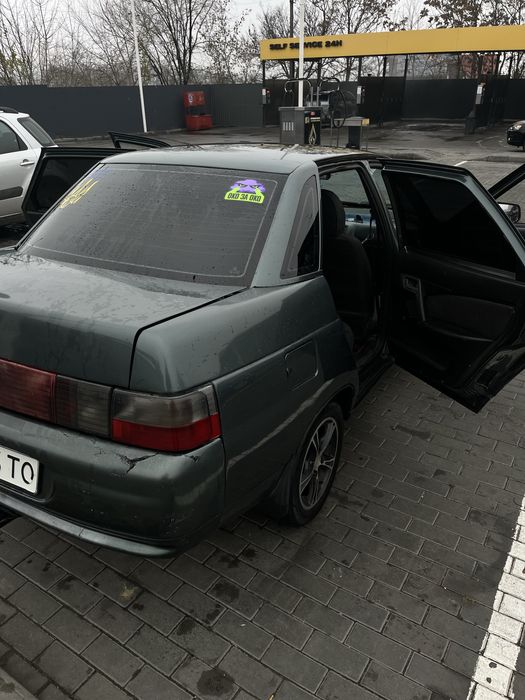 2110 Продаю Машину в хорошем состоянии вложено в неё больше чем она ст