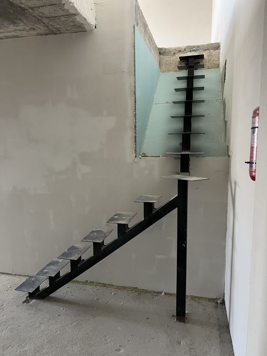 ДВОРІВНЕВА квартира із двома терасами