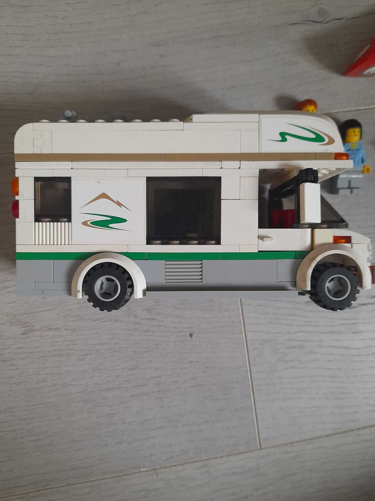 LEGO 60057 Camper Van