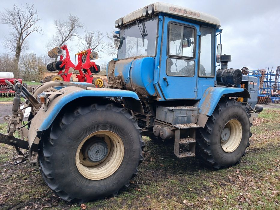 Продам трактор ХТЗ 17221-21 в доброму технічному стані.