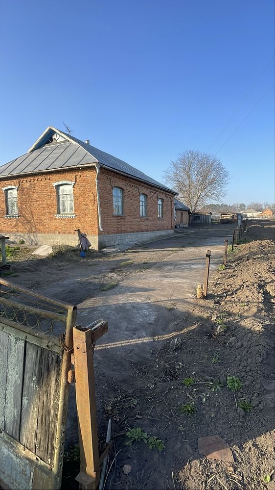 Продам будинок в мальовничому місці.
