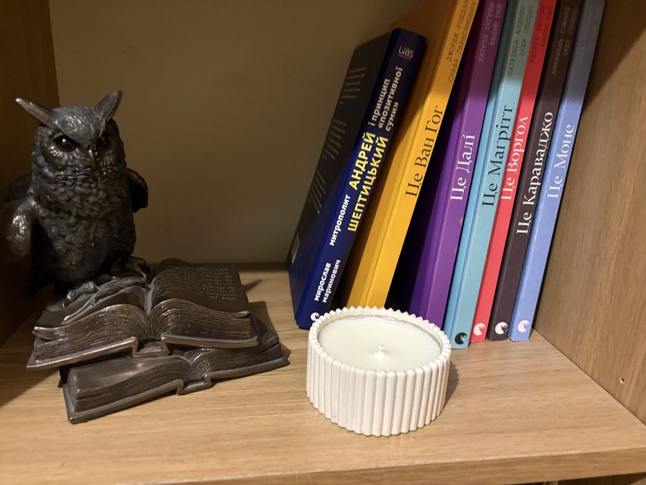 Свічка ароматизована, гіпсова тара. Ручна робота