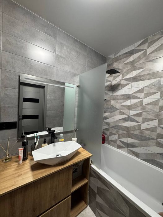 Продам власну двохкімнатну квартиру