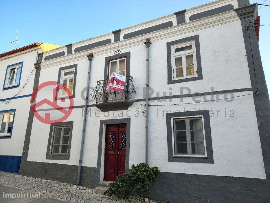 Moradia T4 com traça Alentejana, no Torrão