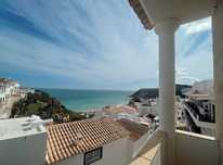 Apartamento com Vista Mar na Praia do Burgau