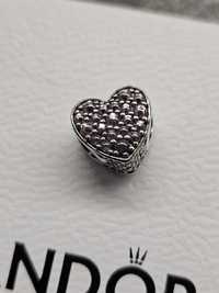 Pandora charms serce pave