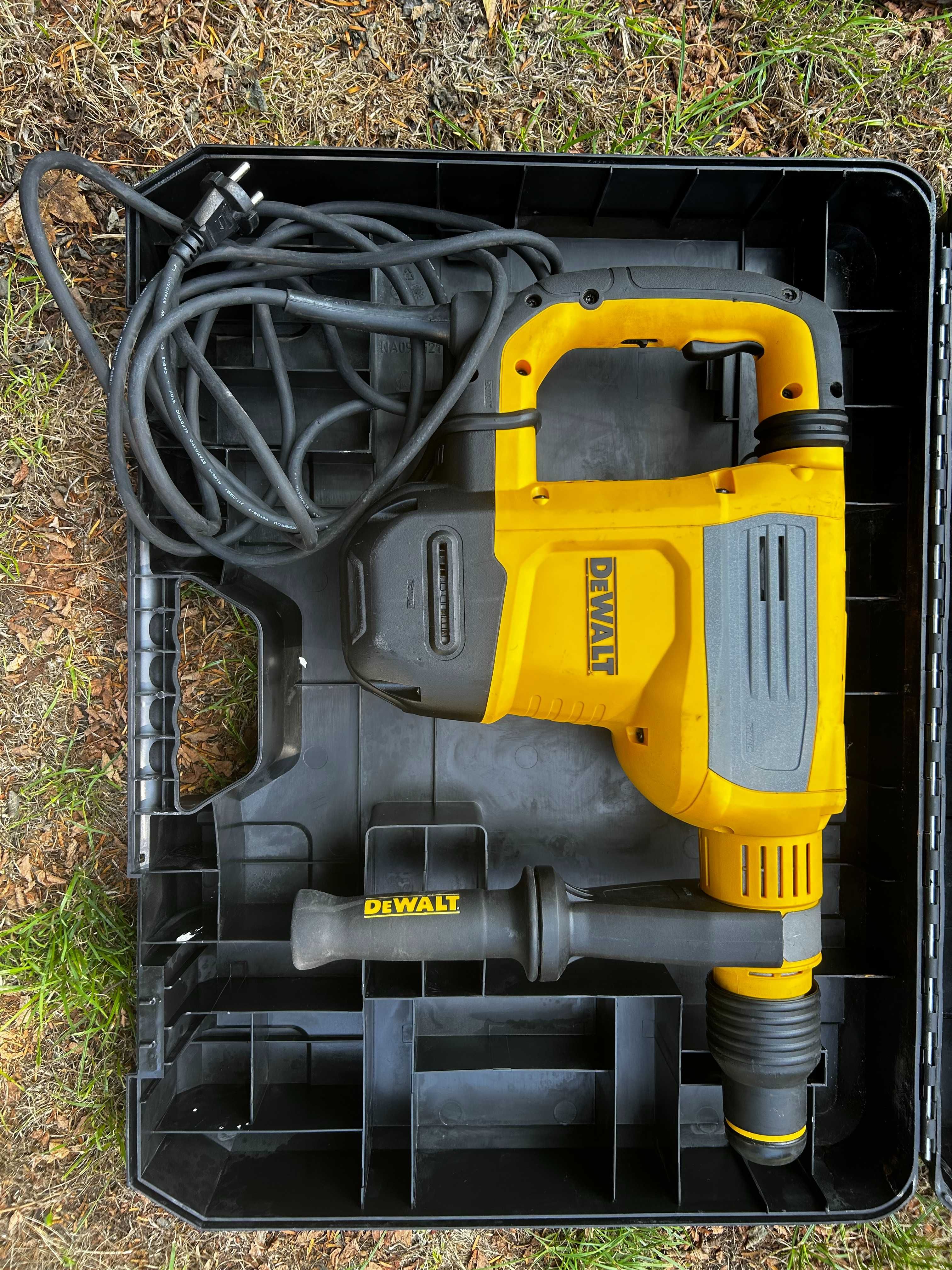 Młot DeWalt 2024