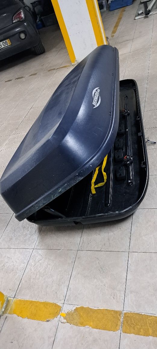 Mala tejadilho bermude 660