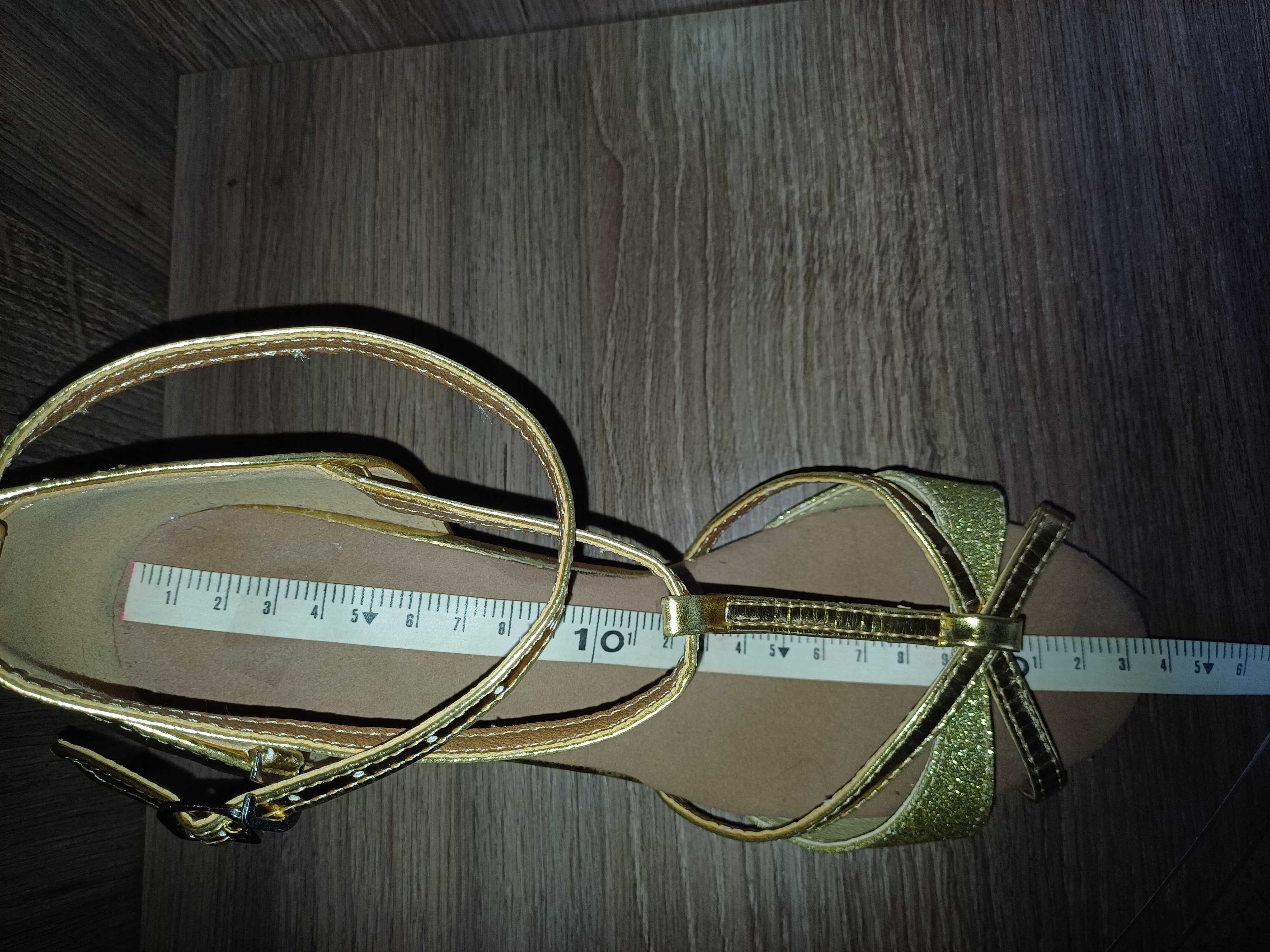 Босоножки ,туфли для бальных танцев. Размер 7 ,стелька 23,5 см
