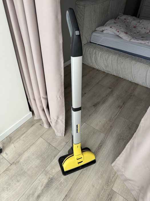 Електрошвабра Karcher EWM 2 (миючий пилосос)