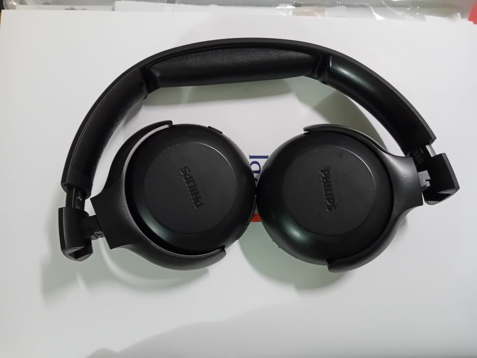 Auscultadores Bluetooth PHILIPS Tauh202Bk