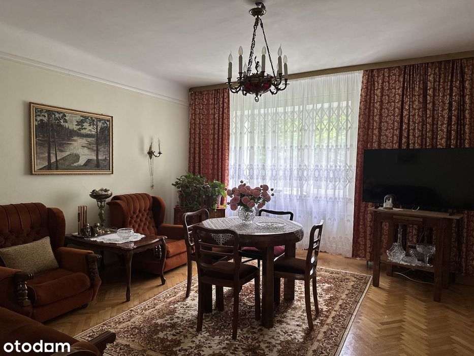 mieszkanie z widokiem na las