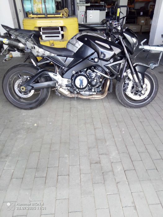 Suzuki GSX  B-king tłumiki Leo Vince