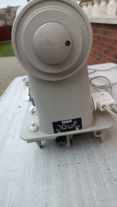 Швейна машина Pfaff  з Німеччини