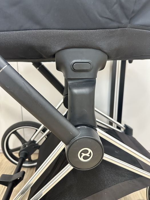 Продам коляску Cybex Priam 4.0  Chrome Black