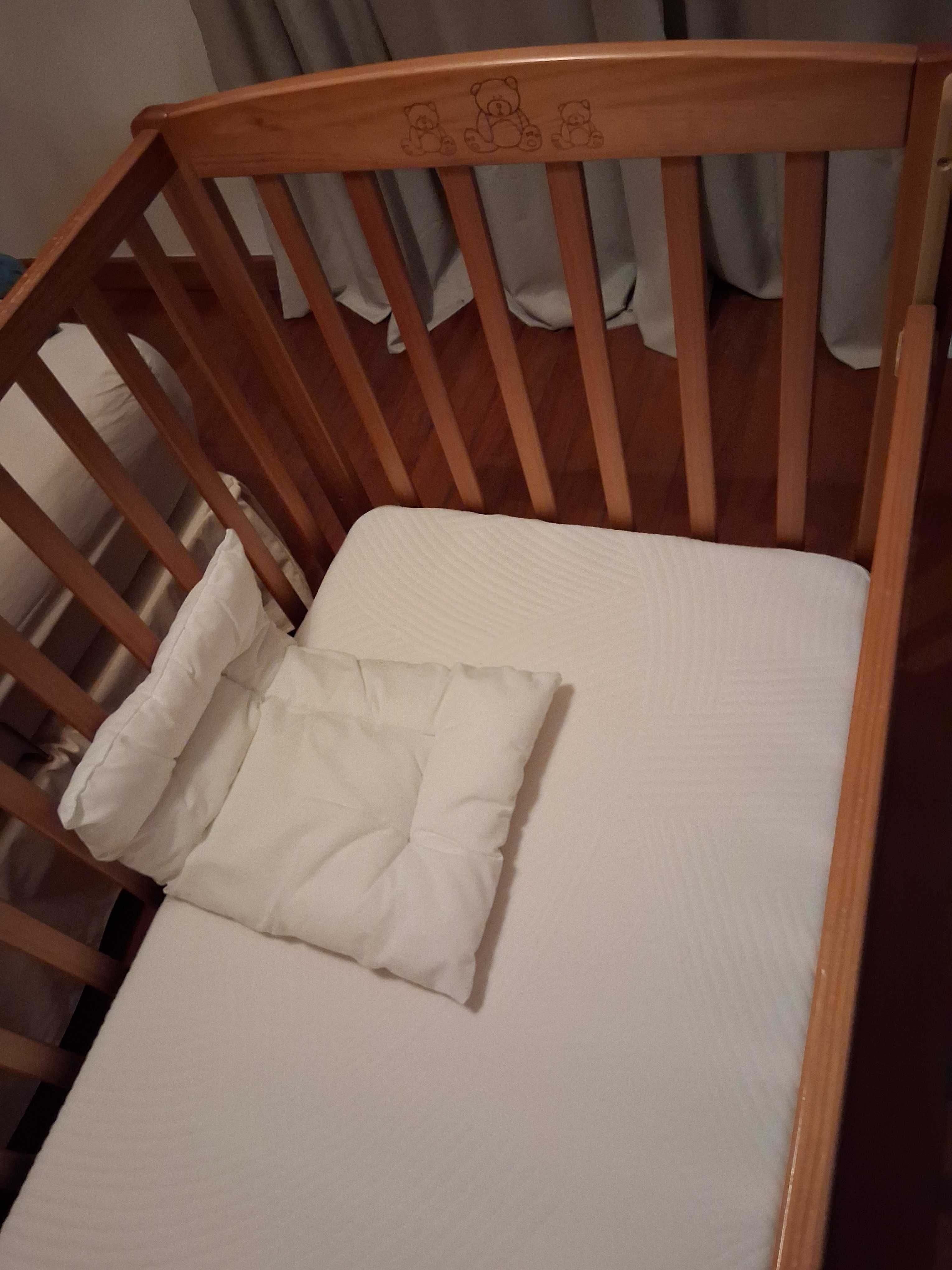 Colchão almofada e cama de grades
