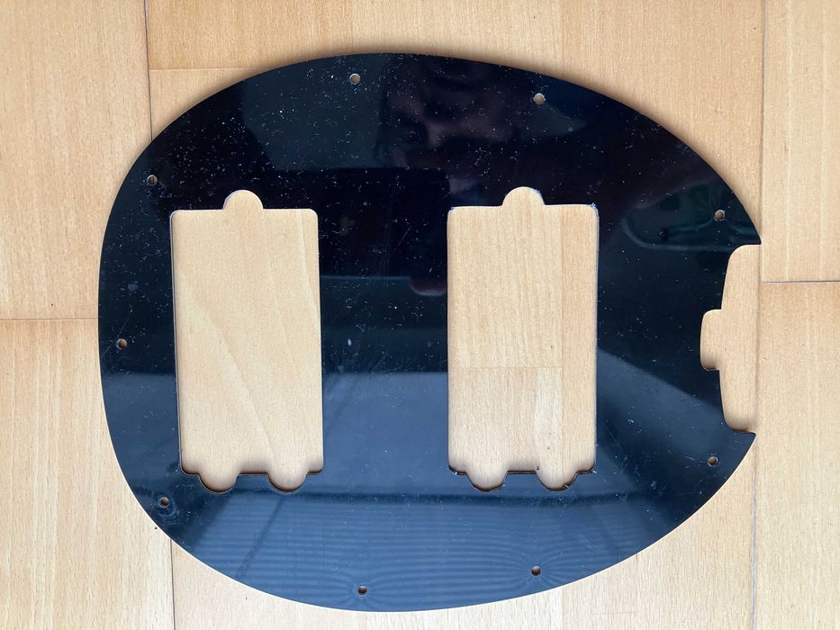 Pickguard do basu EB MM Stingray 4 2H