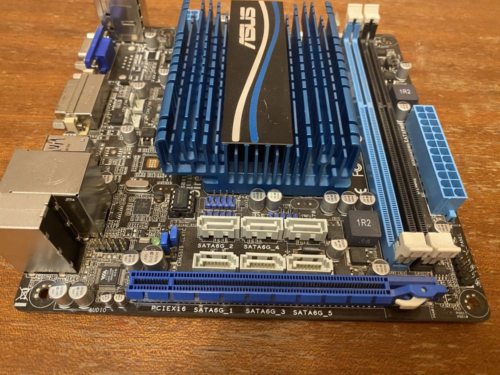 Материнська плата Asus E35M1-I Mini ITX