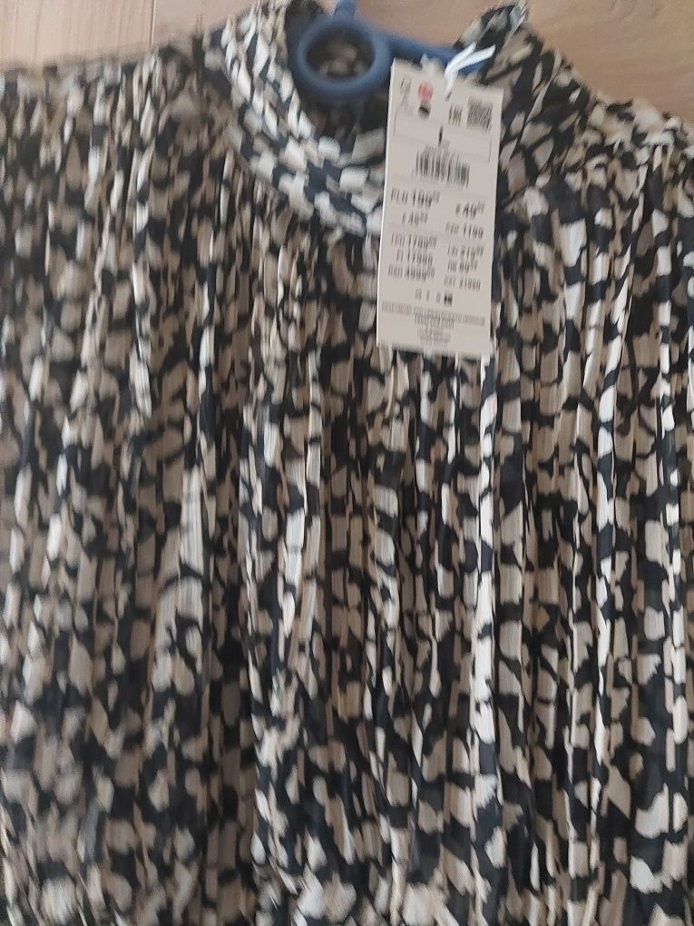 Sukienka krótka L Reserved