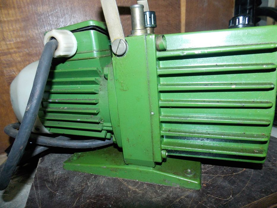 Насос вакуумный 380 вольт 3НВР-1Д