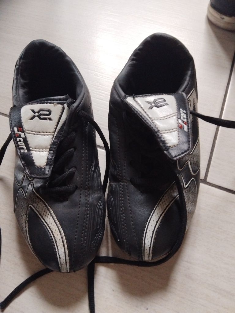 Buty korki chlopiece roz 32