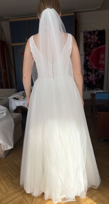 Elegancka suknia ślubna