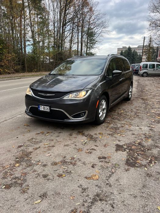 Chrysler Pacifica Chrysler Pacifica 2018, bogato wyposażony m.in. monitory w zagłówkach