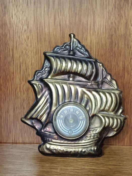 Комнатный термометр кораблик чеканка