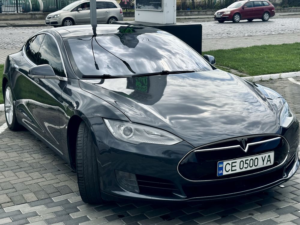 Продаю Tesla Model S 2015 Чернівці Повний Привід 70D