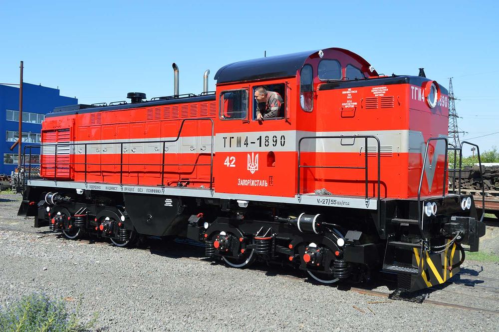Модель тепловоза Тгм3/4 H0 1/87