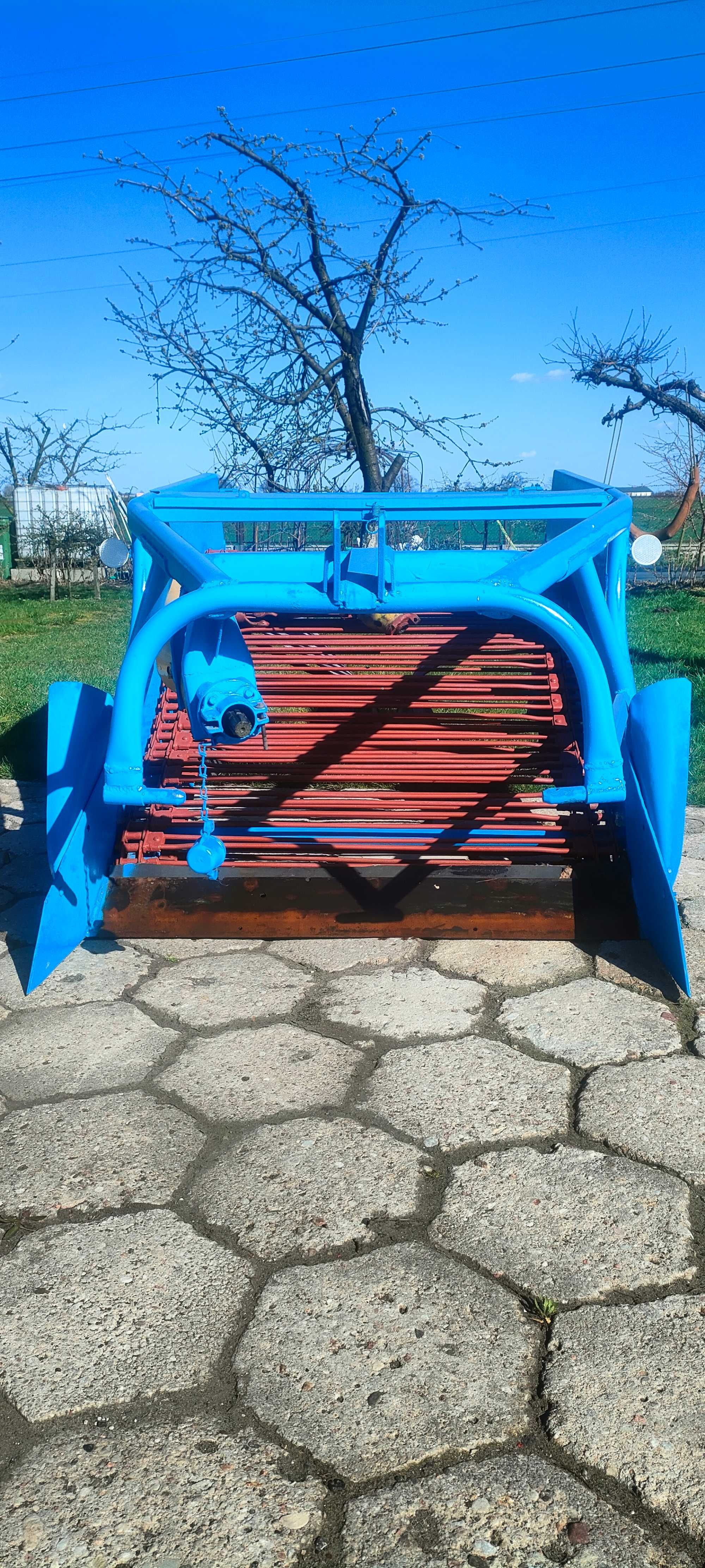 Kopaczka  elewatorowa zawieszana do cebuli i innych warzyw