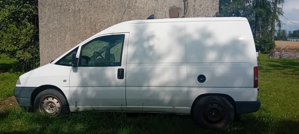 Sprzedam peugota expert  rok2003