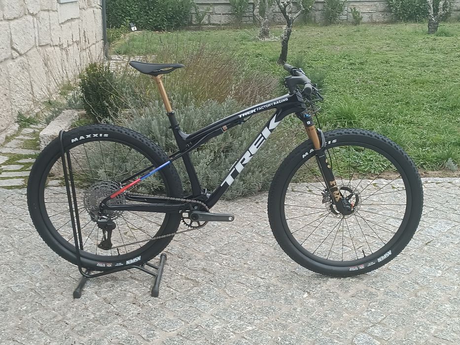Bicicleta BTT trek Supercaliber SLR 9.9 XTR Di2 Gen 2