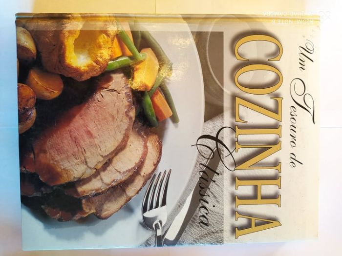 Livros diversos de culinária/pastelaria sob orçamento