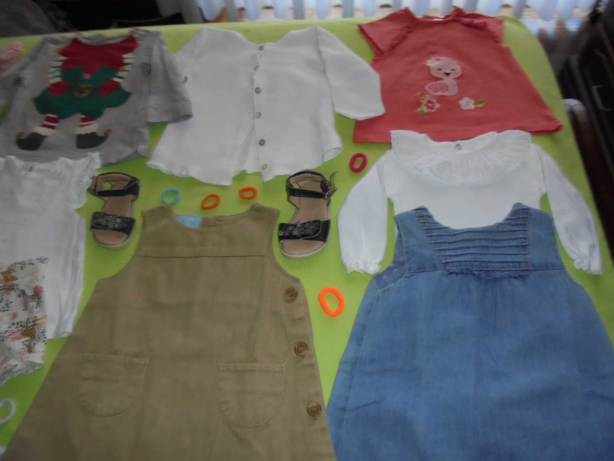 lote de roupa de menina bebé o peluche