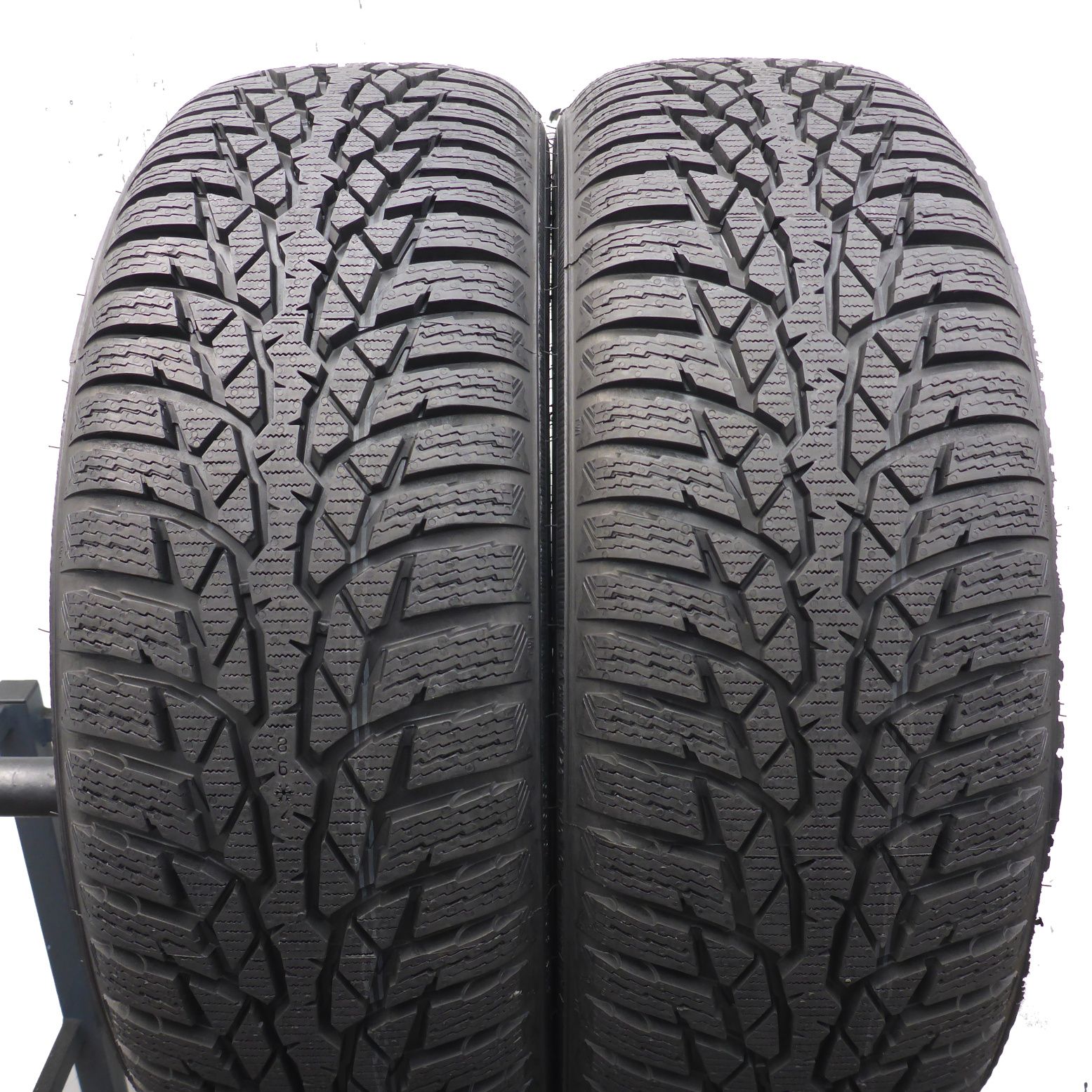 Opony 195/60/16 Nokian 195/60R16 89H D4 Zimowe 2016 i 2017 Nieużywane