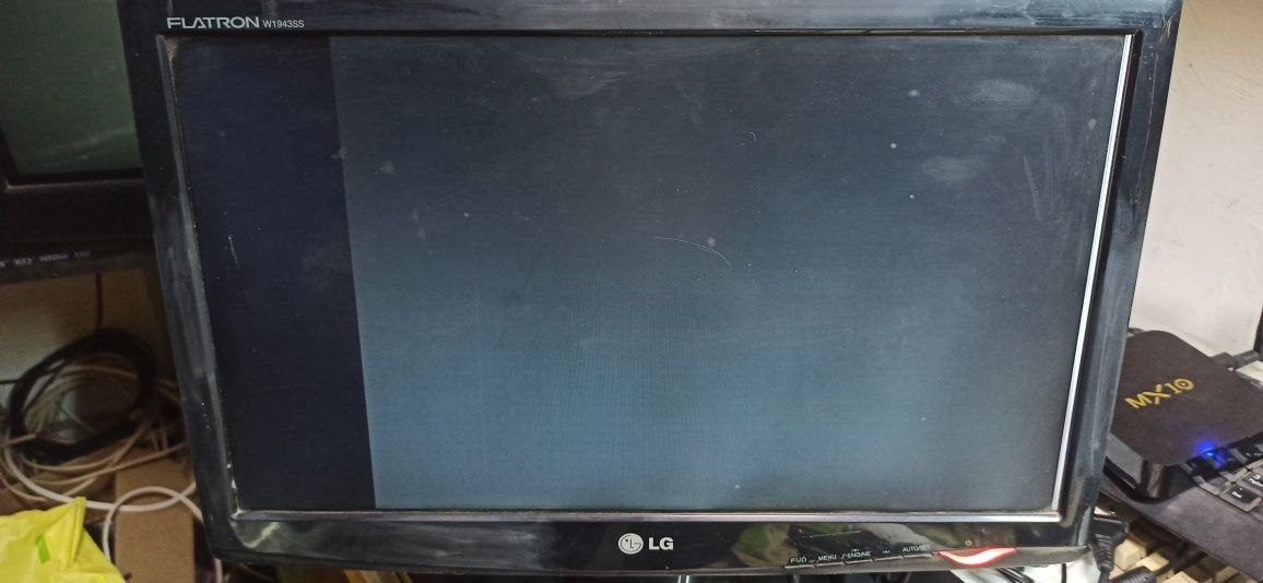 Монітор LG Flatron W1943ss-pf не робочій