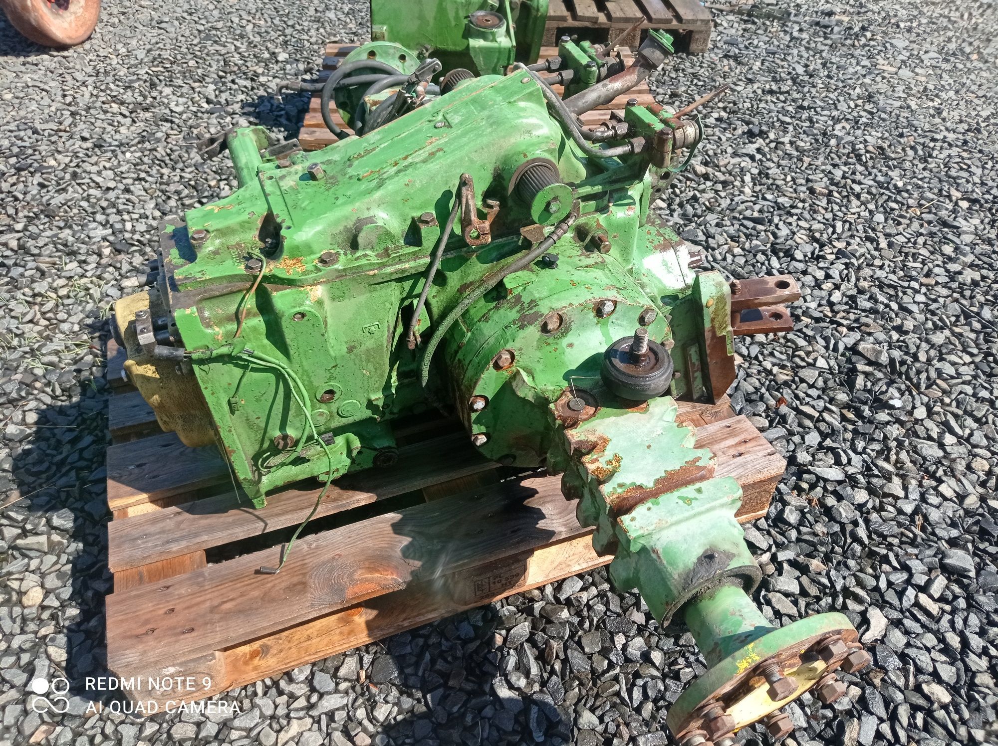 Продам міст задній і коробку  до трактора Jon Deere 2140