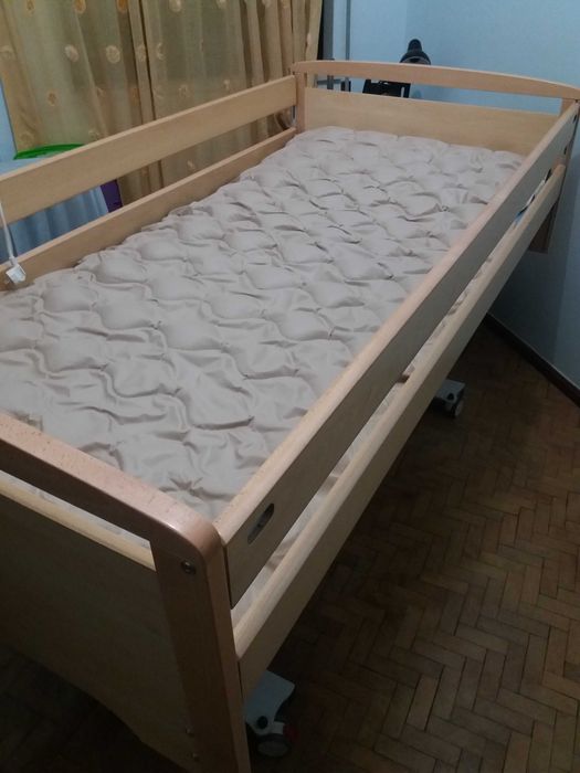 Cama Ortopédica automática quase nova +Excelente Oport. Baixa de Preço