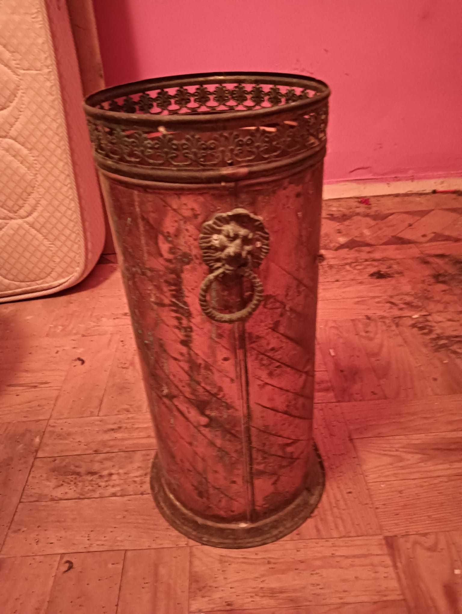 Suporte para guarda-chuva em cobre