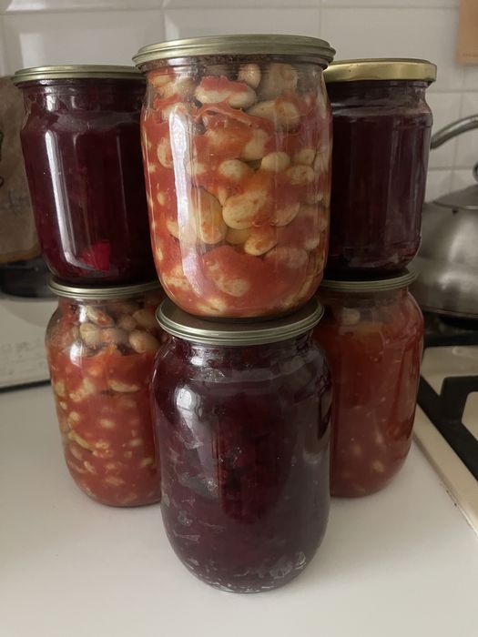 Домашня консервація Квасоля в томатному соусі, бурячок, Тещин язик