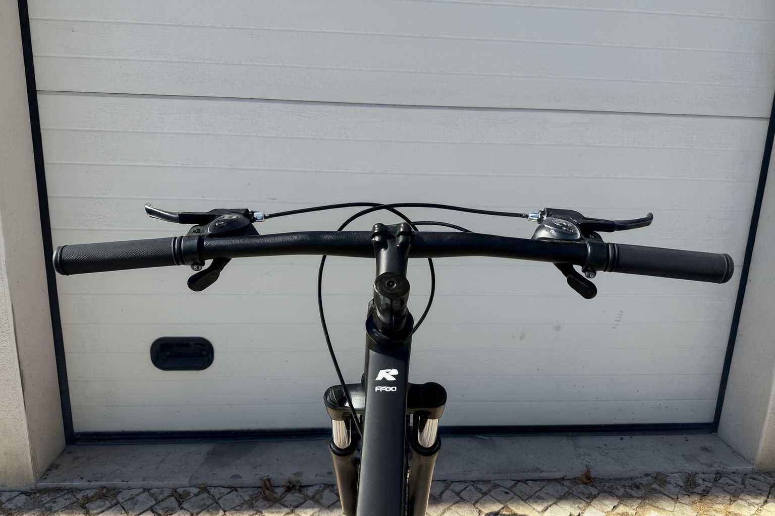 Bicicleta BTT Runner como nova – usada 1 vez (600€ nova)