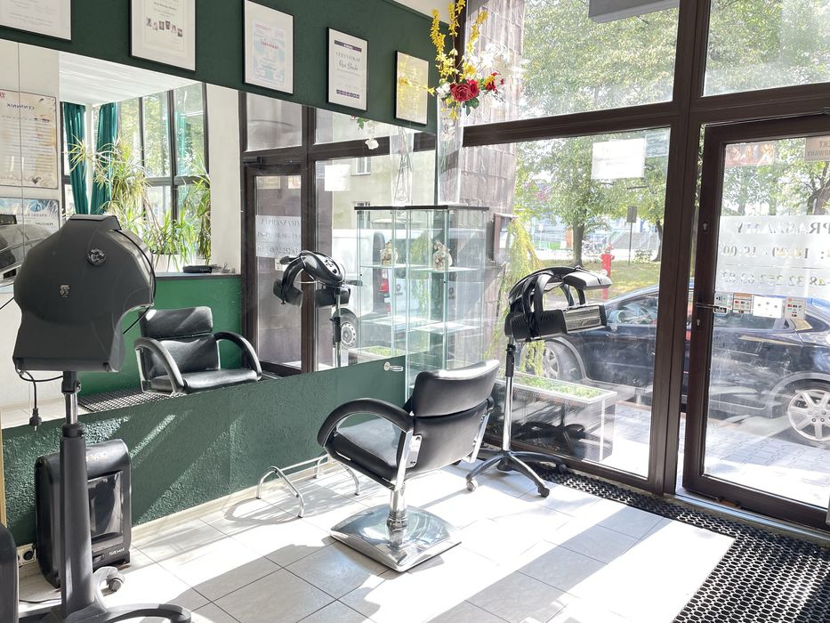 Podnajem stanowiska fryzjerskiego /media w cenie