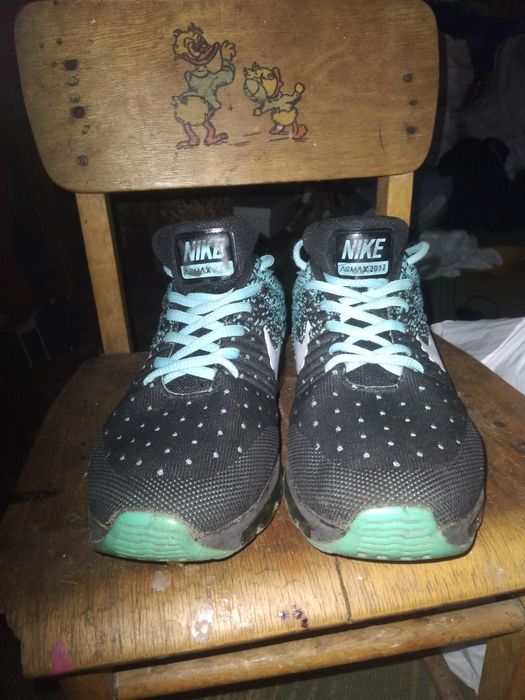 Продам красовки NIKE