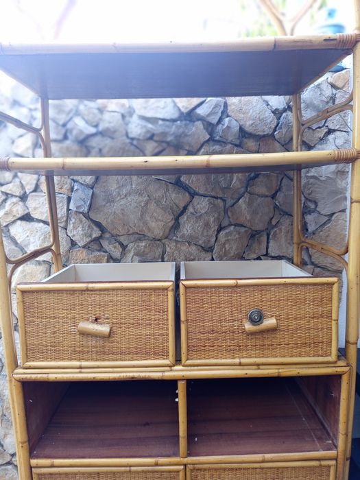 Móvel estante em vime/ bambu/ verga