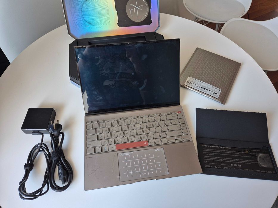 Asus Zenbook Space Edition i7-12700H, 16GB RAM, 1TB SSD, WIN 11, OLED