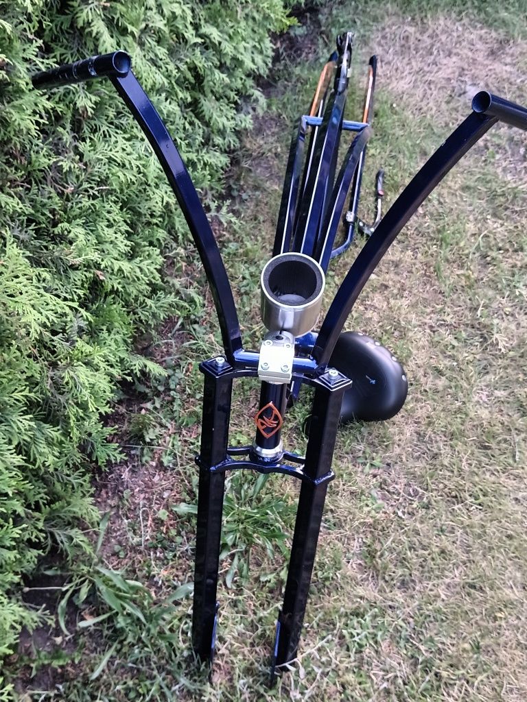 Widelec dwupułkowy typu custom kustom od ALCB na rurze profilowej